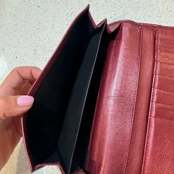 Authentic Gucci Heart Wallet 💓 - Picture 5 of 13